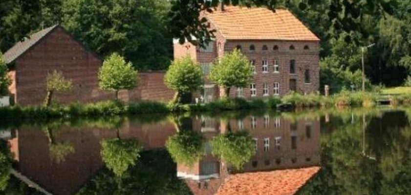Sicht über den See auf die Buschmühle