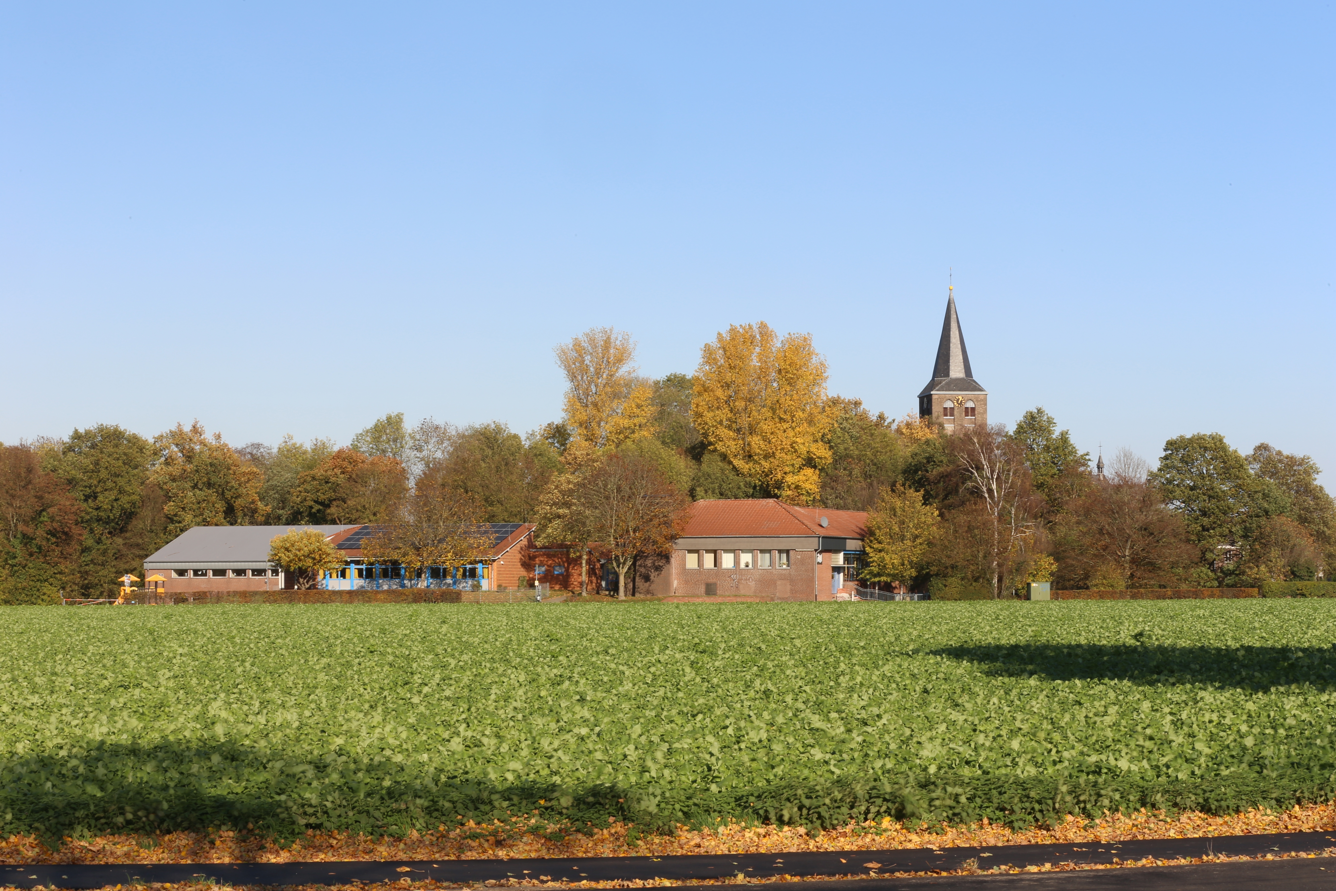 Gemeinschaftsgrundschule Beeck aus der Ferne fotografiert