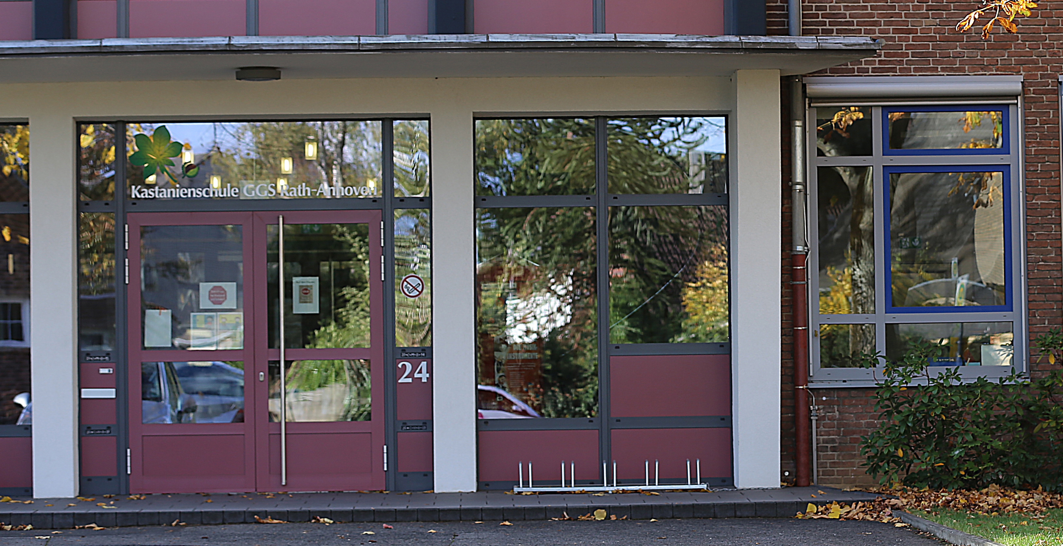 Grundschule Rath-Anhoven Eingangsbereich der Kastaniengrundschule Rath-Anhoven
